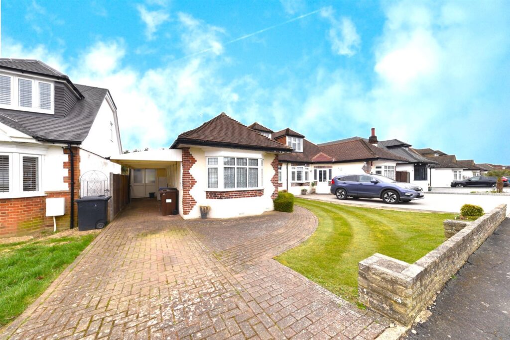 Westland Drive, Brookmans Park, Hatfield