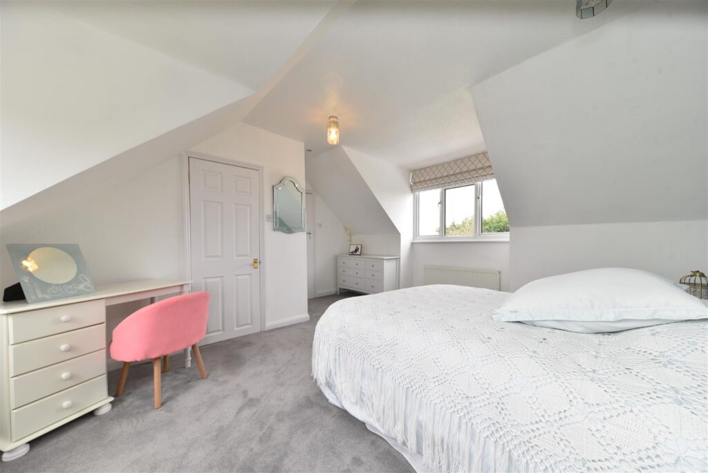 Westland Drive, Brookmans Park, Hatfield