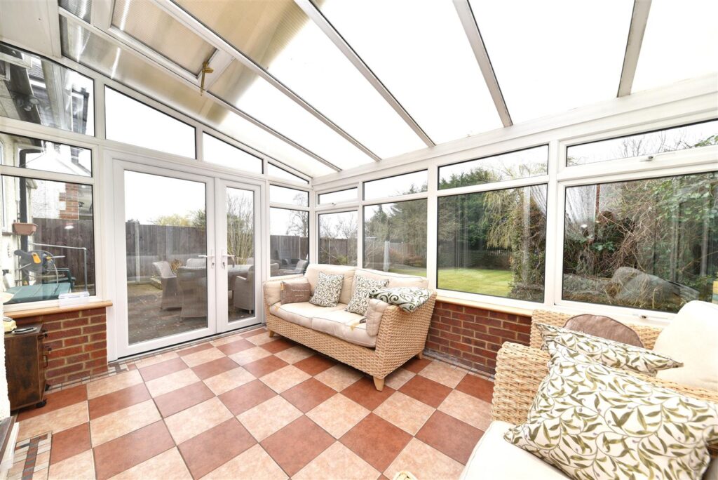 Westland Drive, Brookmans Park, Hatfield