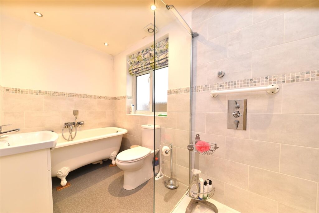 Westland Drive, Brookmans Park, Hatfield