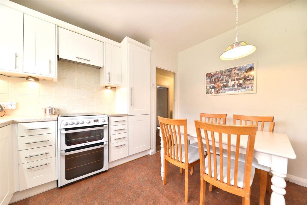 Westland Drive, Brookmans Park, Hatfield