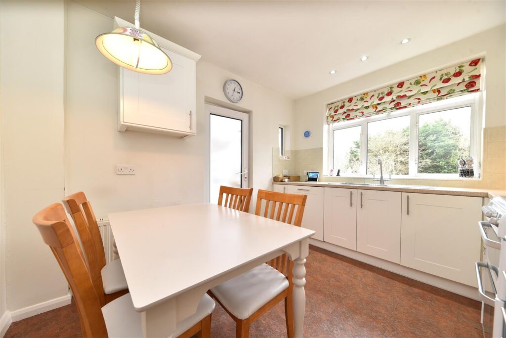 Westland Drive, Brookmans Park, Hatfield