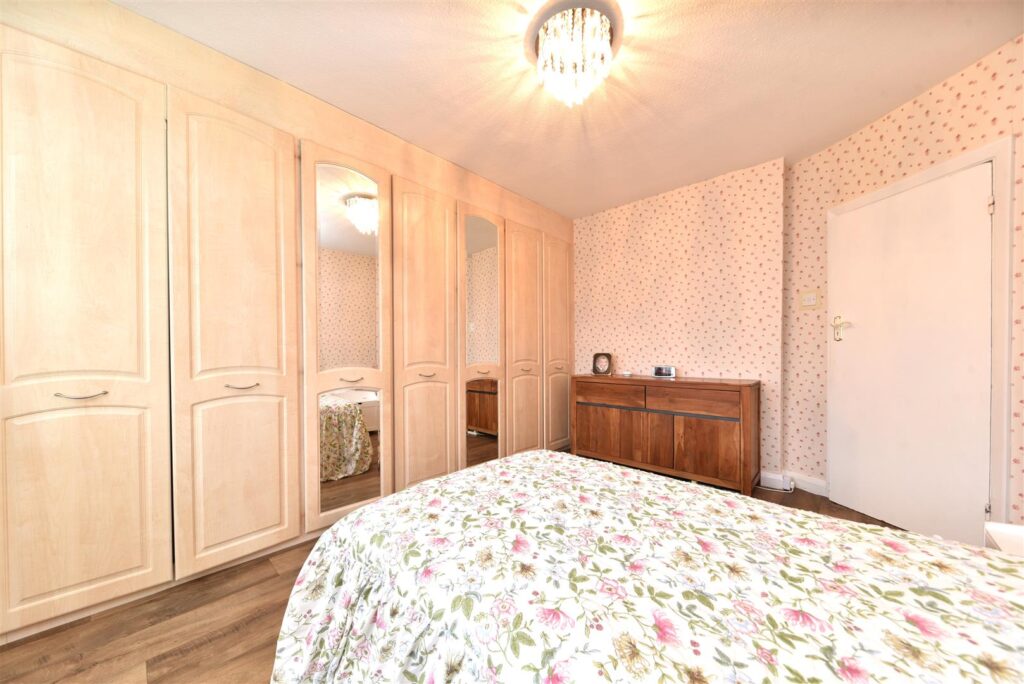 Westland Drive, Brookmans Park, Hatfield