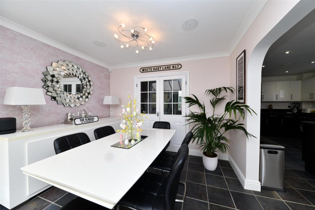 Cleveland Way, Stevenage