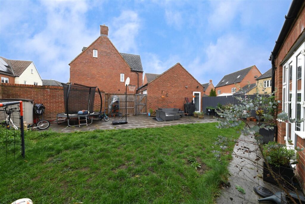 Haybluff Drive, Stevenage