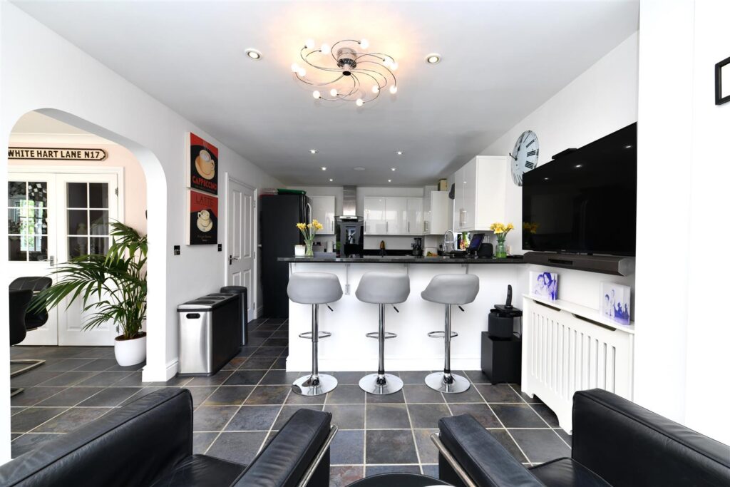 Cleveland Way, Stevenage