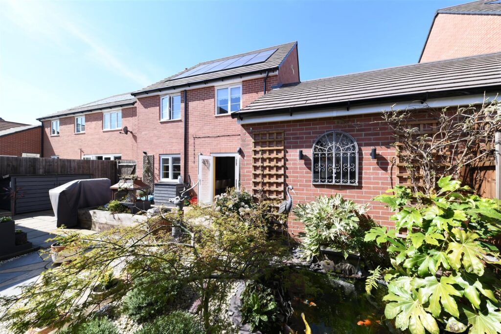 Buntings Close, Blunham, Bedford