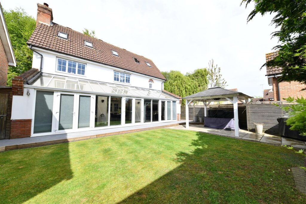 Cleveland Way, Stevenage