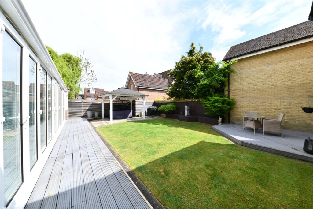 Cleveland Way, Stevenage