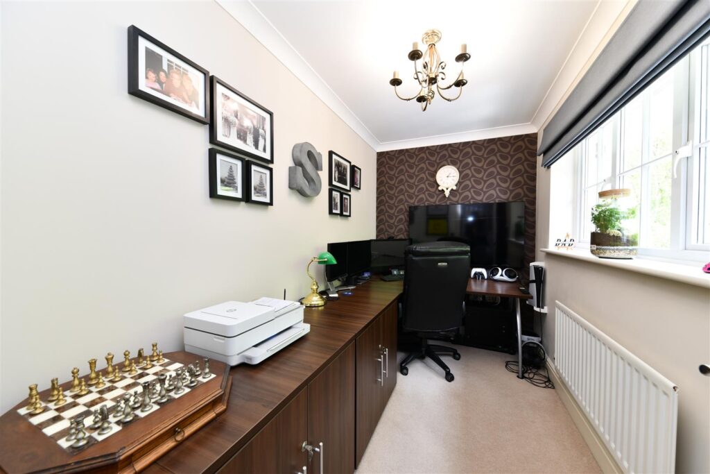 Cleveland Way, Stevenage