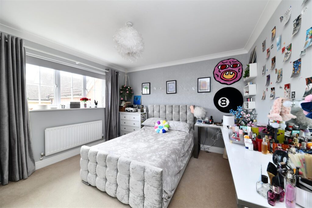 Cleveland Way, Stevenage