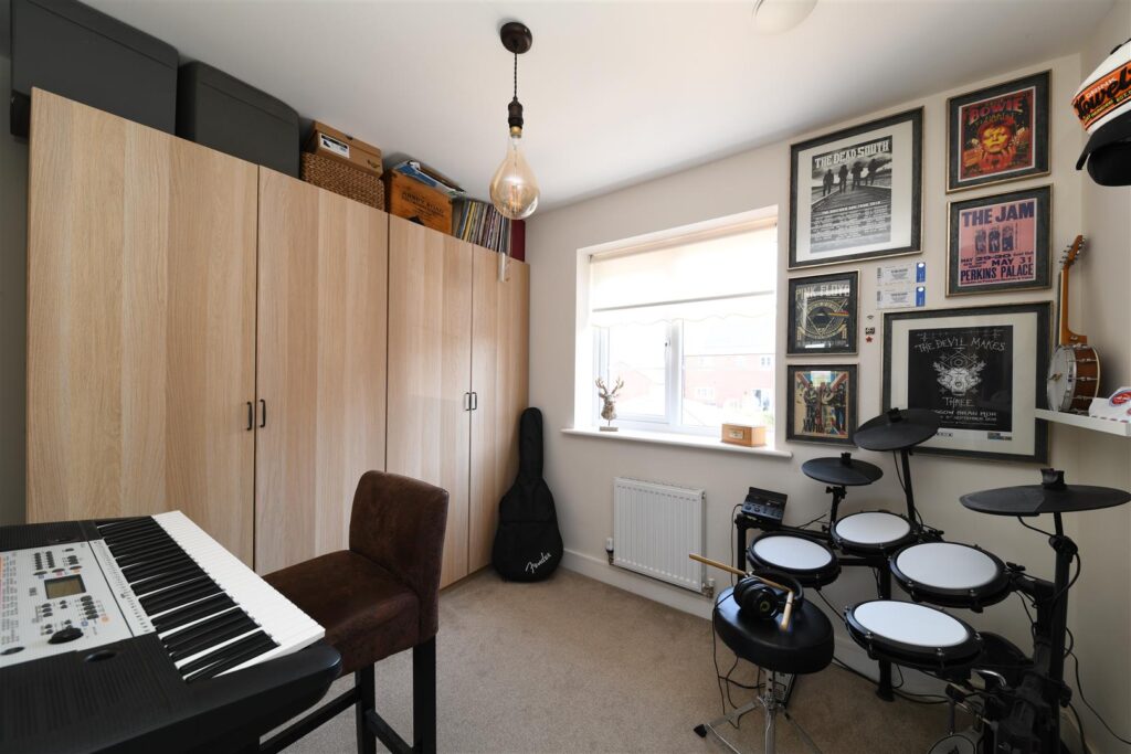 Buntings Close, Blunham, Bedford