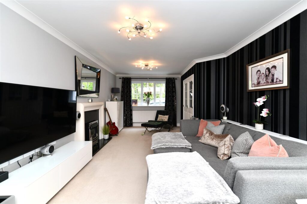 Cleveland Way, Stevenage