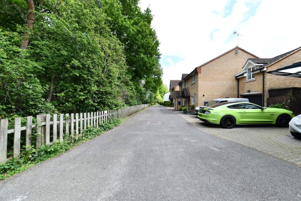 Cleveland Way, Stevenage, Herts