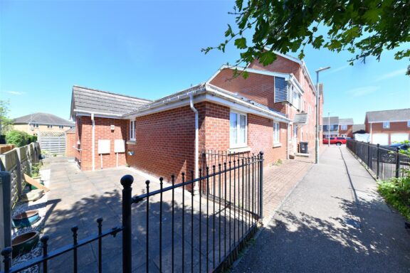 Epsom Close Image