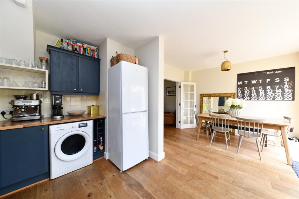 Goldfinch Drive, Sandy