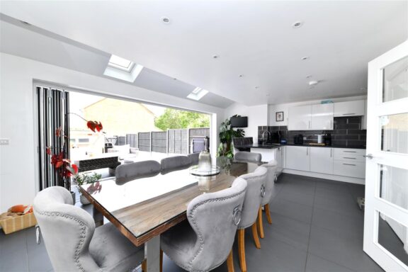 Pankhurst Crescent Image