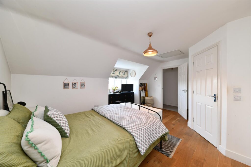 Goldfinch Drive, Sandy