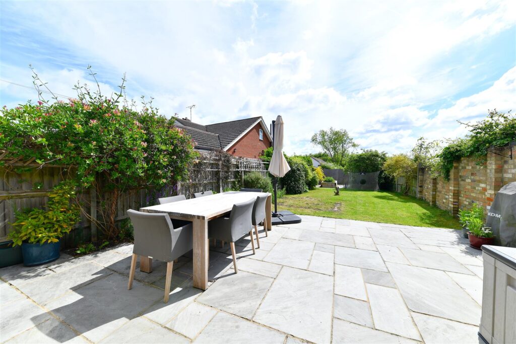 New Road, Clifton, Shefford