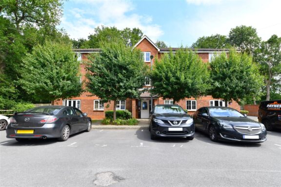 Merrick Close Image