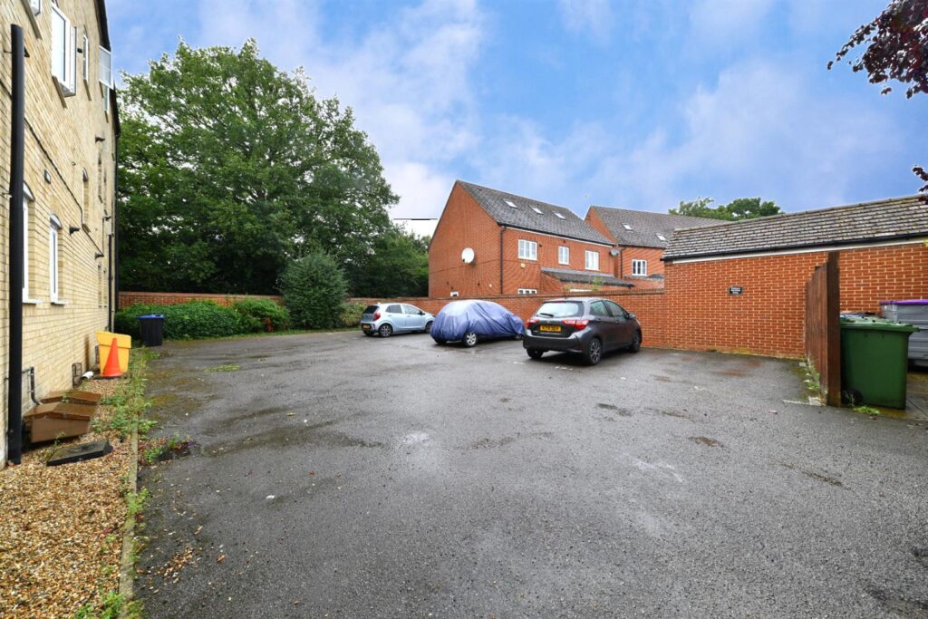 Haybluff Drive, Stevenage