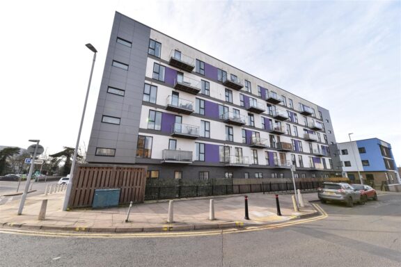 Brickdale House, Swingate Image