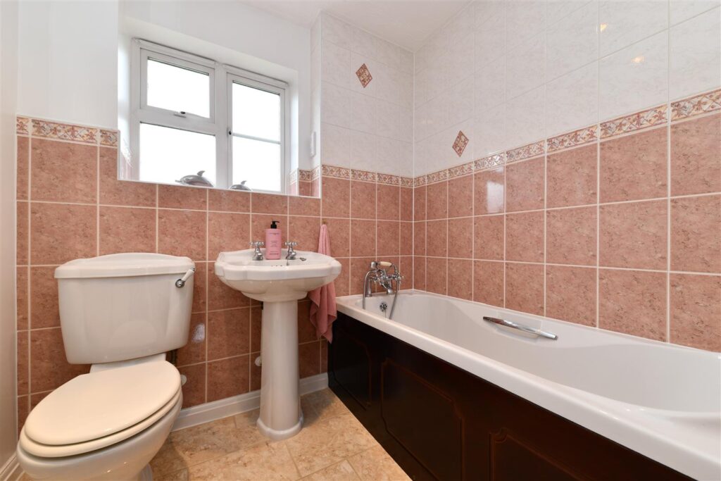 Serpentine Close, Stevenage