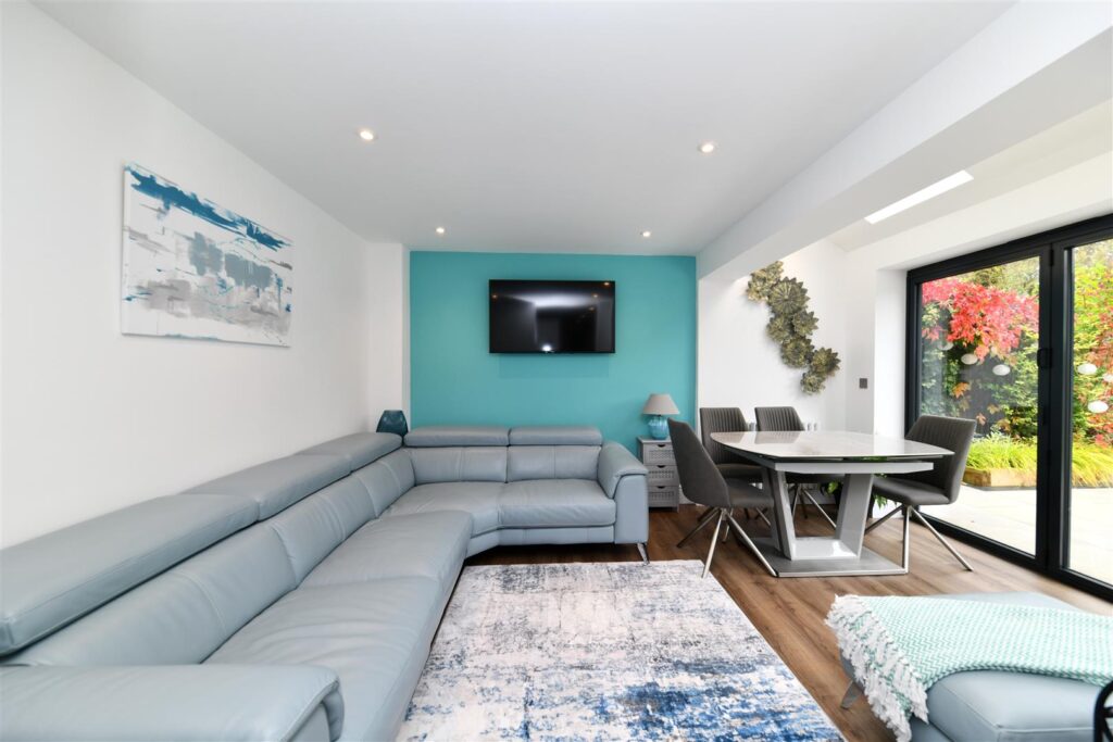 Serpentine Close, Stevenage