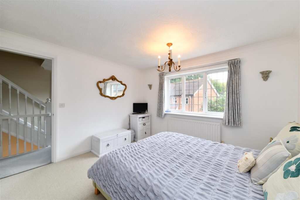 Serpentine Close, Stevenage