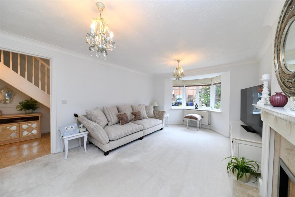 Serpentine Close, Stevenage