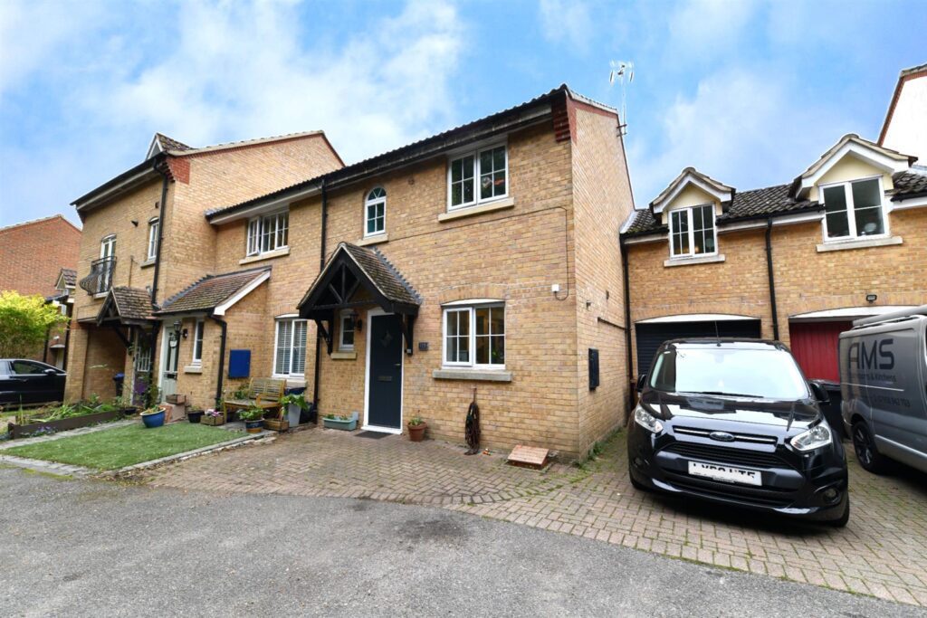 Cleveland Way, Stevenage