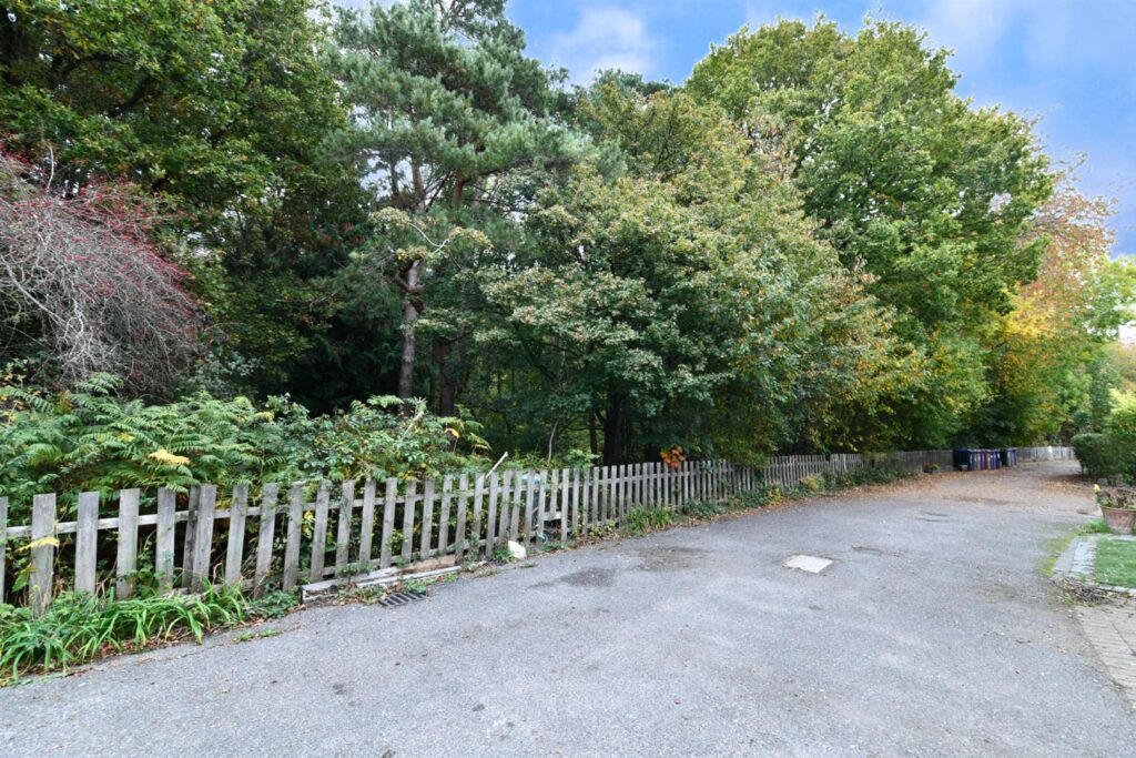 Cleveland Way, Stevenage