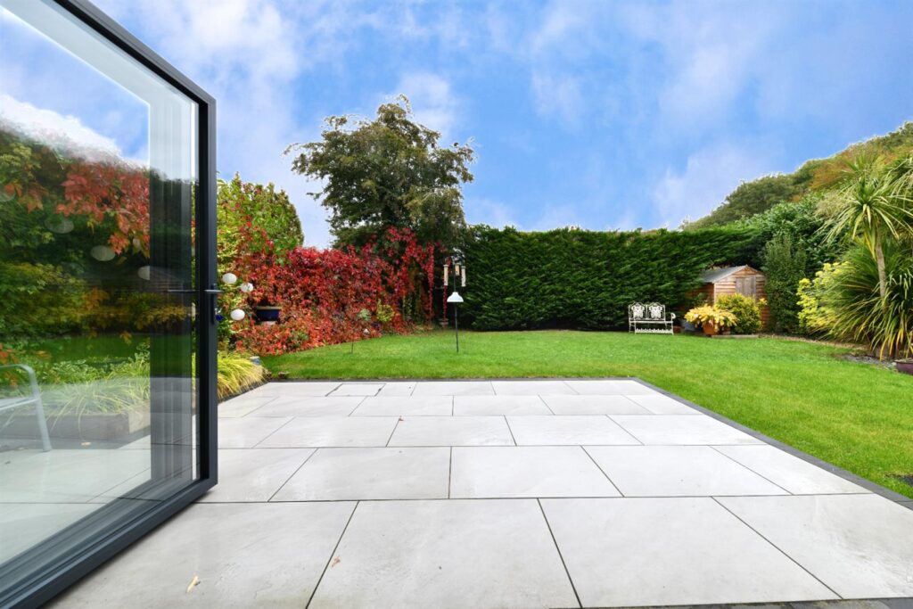 Serpentine Close, Stevenage