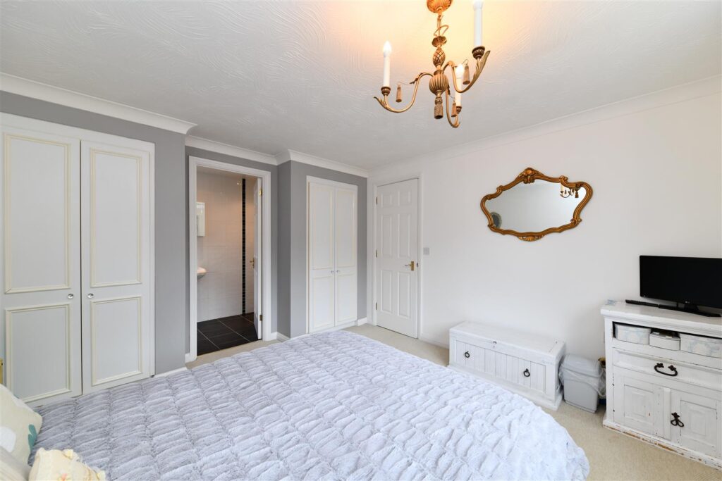 Serpentine Close, Stevenage