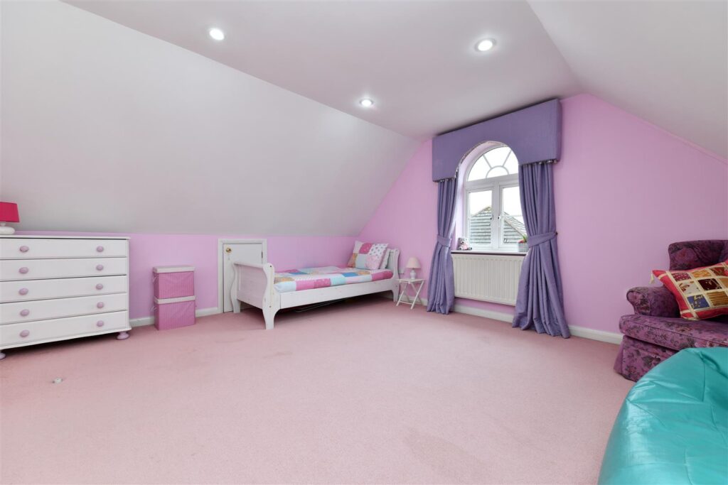 Serpentine Close, Stevenage