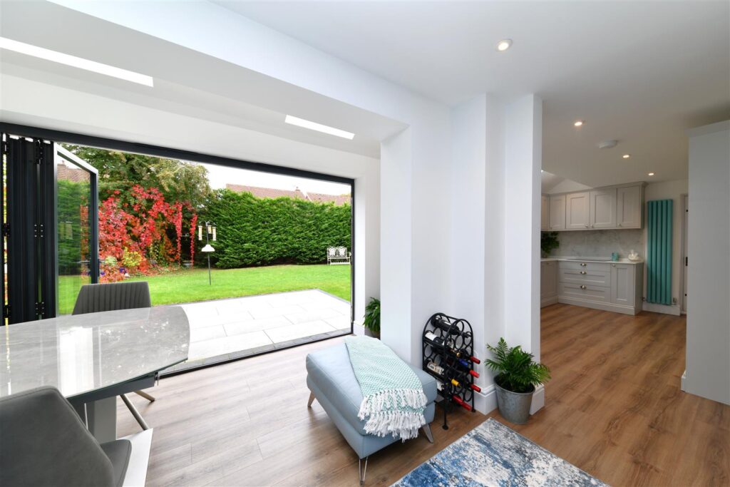 Serpentine Close, Stevenage