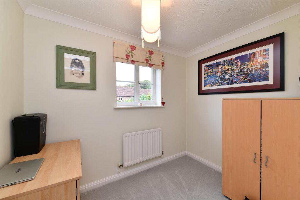 Serpentine Close, Stevenage