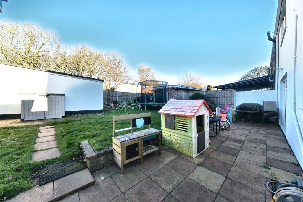 Long Leaves, Stevenage