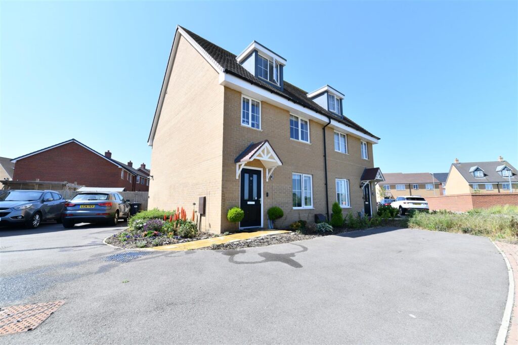 Lily Edge, Biggleswade