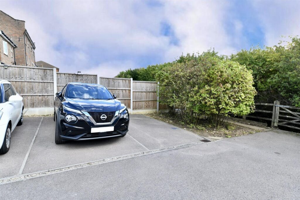 Cotswold Drive, Stevenage